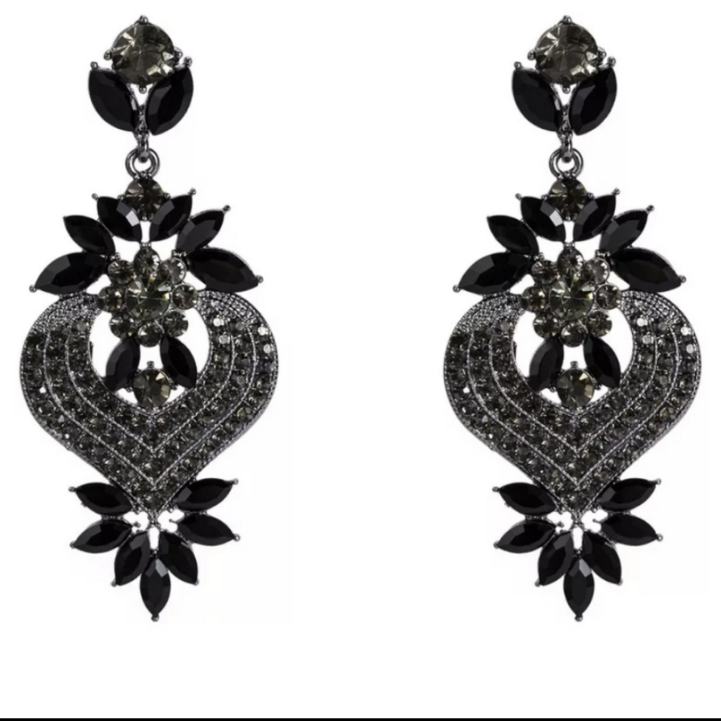 Elegant Black Long Crystal Earrings 18$